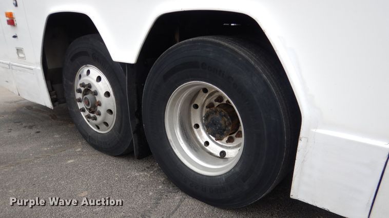 image for item DG5942 1998 Prevost H3-45 coach bus