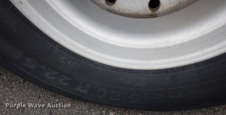 image for item DG5942 1998 Prevost H3-45 coach bus