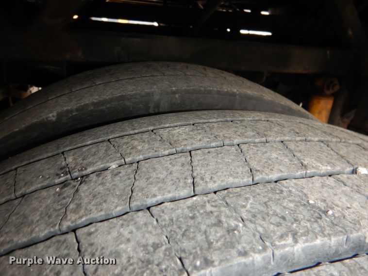 image for item DG5942 1998 Prevost H3-45 coach bus