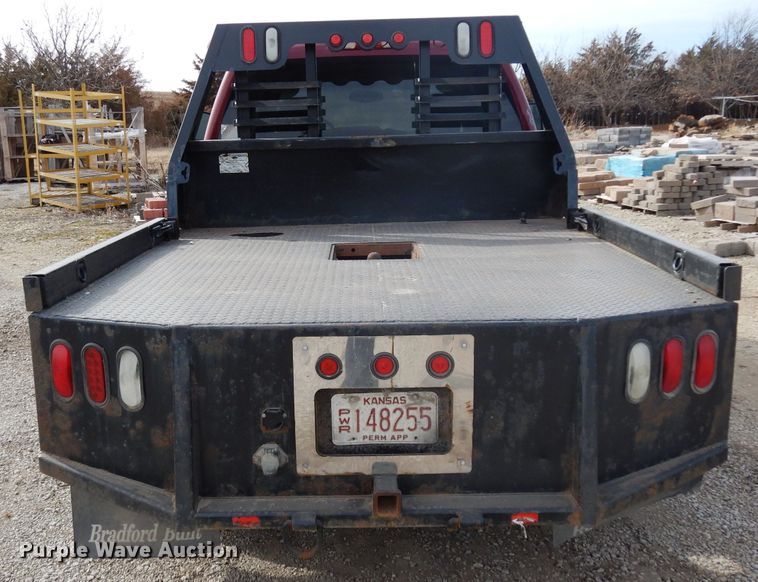 image for item DG6290 2006 Chevrolet Silverado 2500HD LT Crew Cab flatbed pickup truck