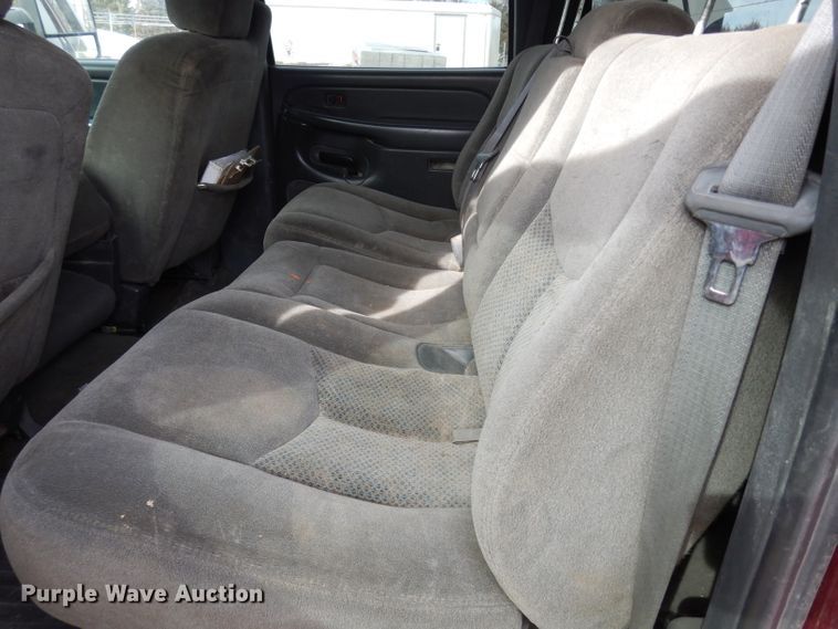 image for item DG6290 2006 Chevrolet Silverado 2500HD LT Crew Cab flatbed pickup truck