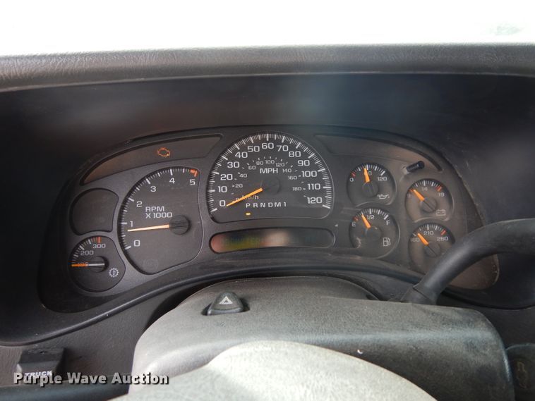 image for item DG6290 2006 Chevrolet Silverado 2500HD LT Crew Cab flatbed pickup truck