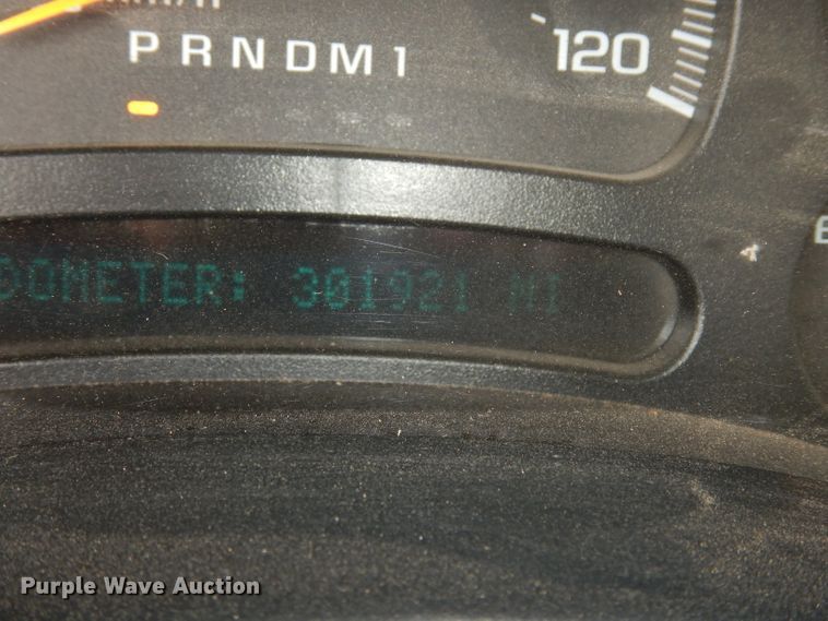 image for item DG6290 2006 Chevrolet Silverado 2500HD LT Crew Cab flatbed pickup truck