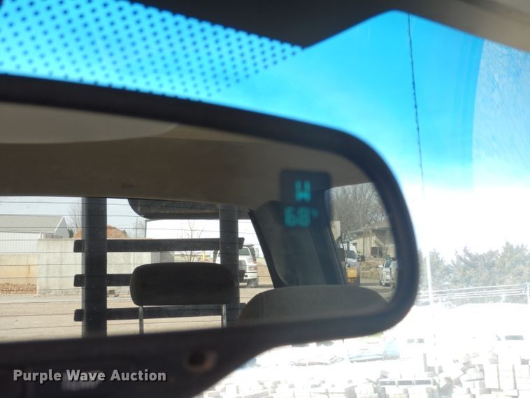 image for item DG6290 2006 Chevrolet Silverado 2500HD LT Crew Cab flatbed pickup truck