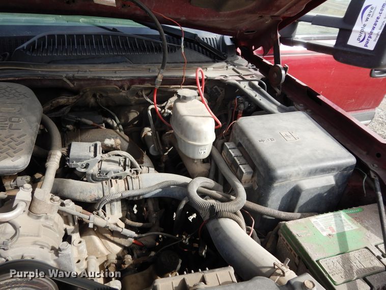 image for item DG6290 2006 Chevrolet Silverado 2500HD LT Crew Cab flatbed pickup truck