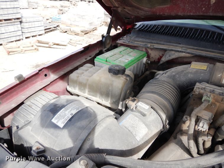 image for item DG6290 2006 Chevrolet Silverado 2500HD LT Crew Cab flatbed pickup truck