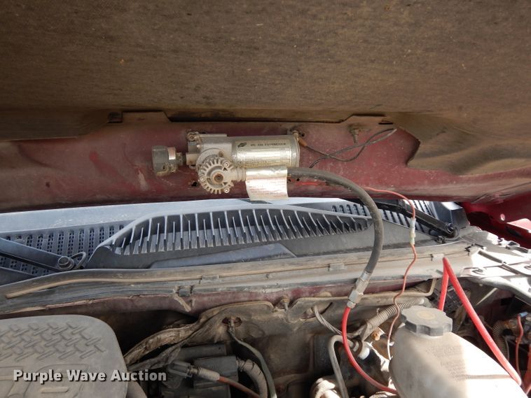 image for item DG6290 2006 Chevrolet Silverado 2500HD LT Crew Cab flatbed pickup truck