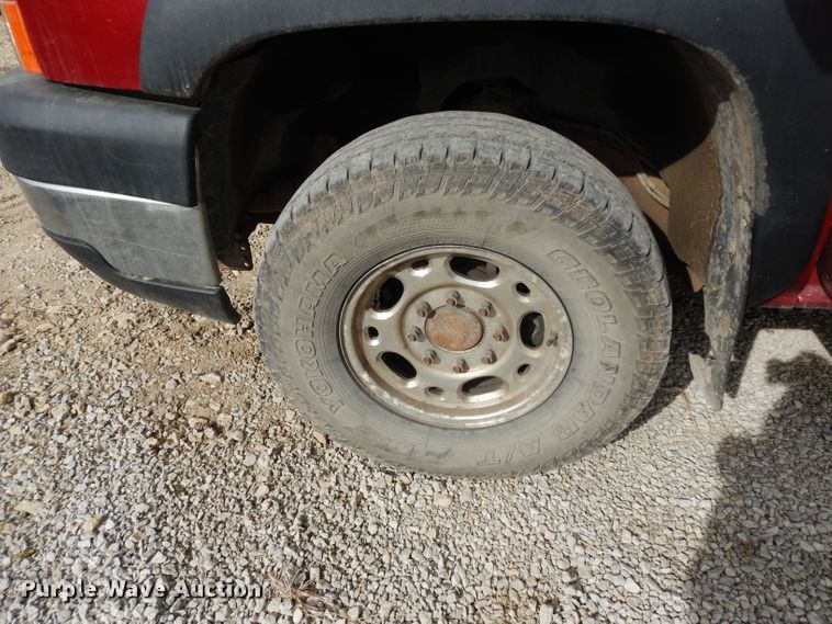 image for item DG6290 2006 Chevrolet Silverado 2500HD LT Crew Cab flatbed pickup truck