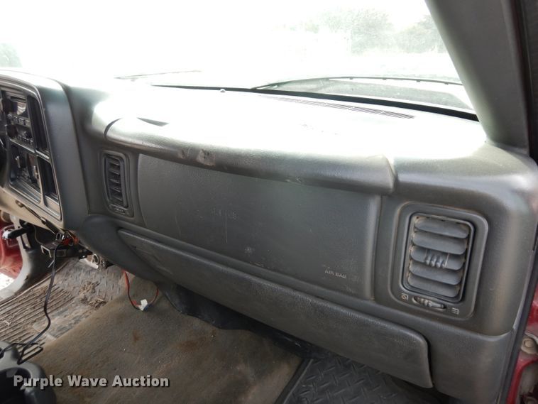 image for item DG6290 2006 Chevrolet Silverado 2500HD LT Crew Cab flatbed pickup truck