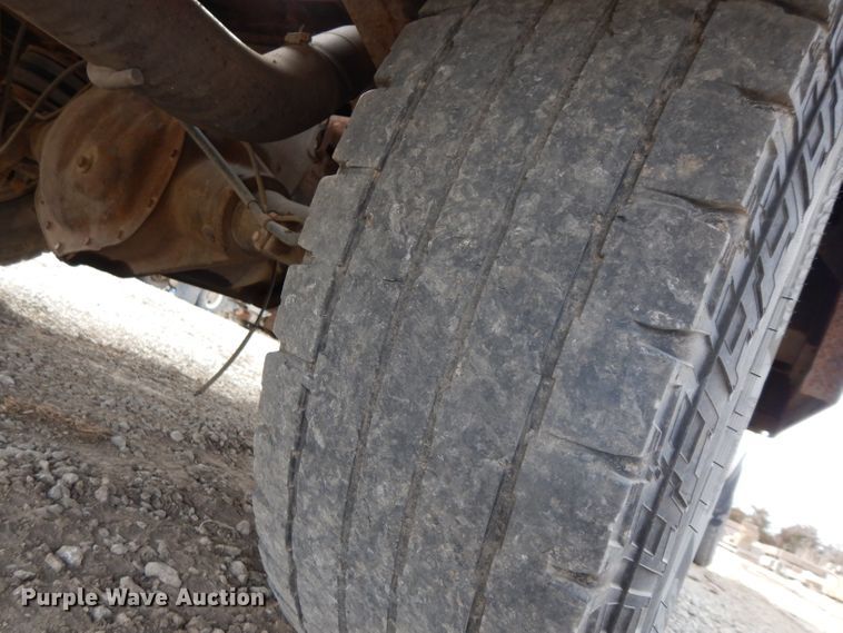 image for item DG6290 2006 Chevrolet Silverado 2500HD LT Crew Cab flatbed pickup truck