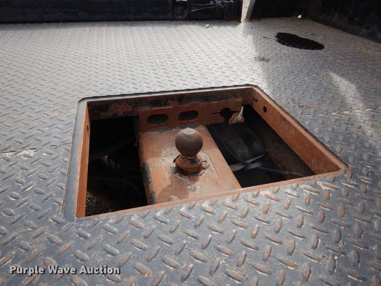 image for item DG6290 2006 Chevrolet Silverado 2500HD LT Crew Cab flatbed pickup truck