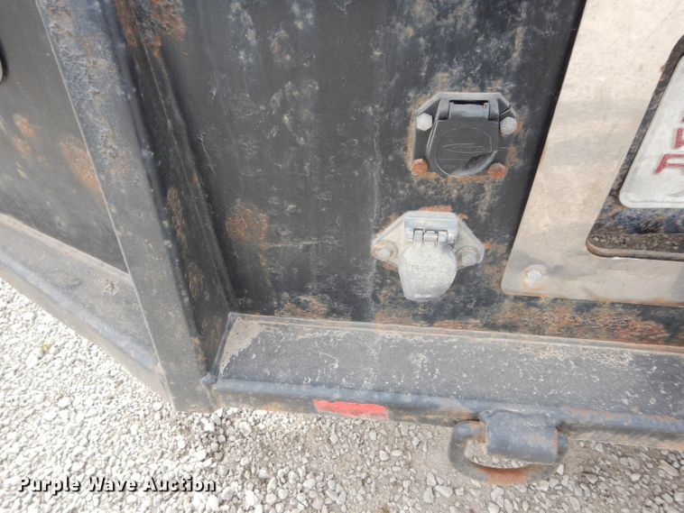 image for item DG6290 2006 Chevrolet Silverado 2500HD LT Crew Cab flatbed pickup truck