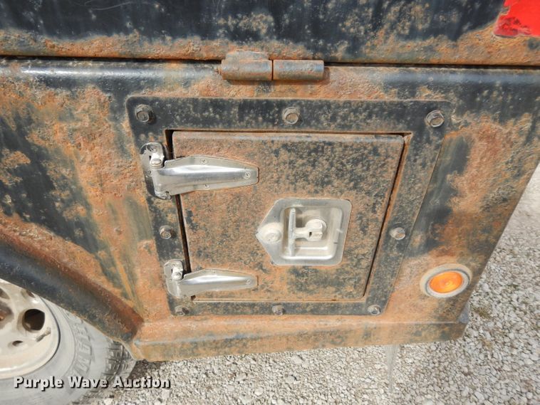 image for item DG6290 2006 Chevrolet Silverado 2500HD LT Crew Cab flatbed pickup truck