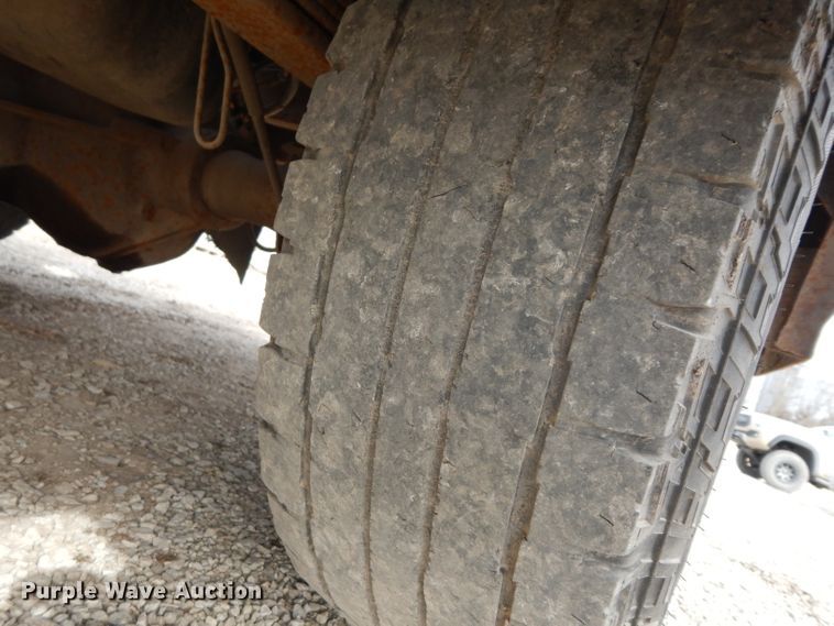 image for item DG6290 2006 Chevrolet Silverado 2500HD LT Crew Cab flatbed pickup truck