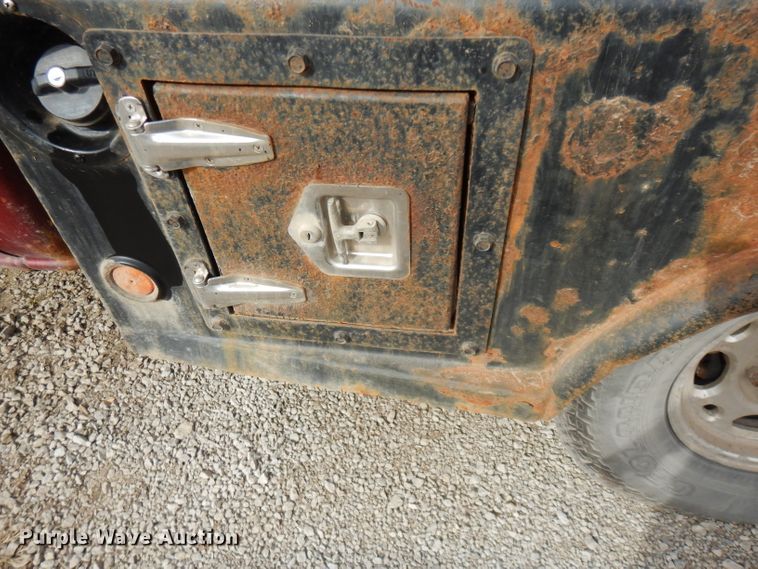 image for item DG6290 2006 Chevrolet Silverado 2500HD LT Crew Cab flatbed pickup truck