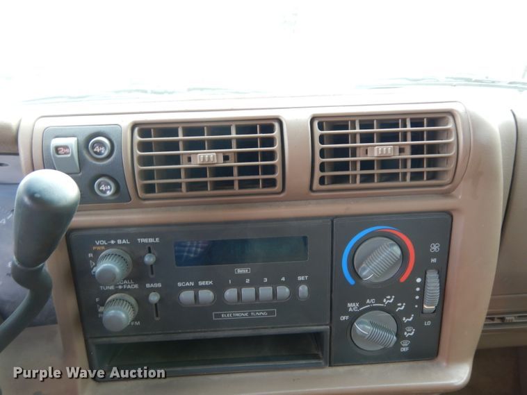 image for item DG6327 1996 Chevrolet Blazer LS  SUV