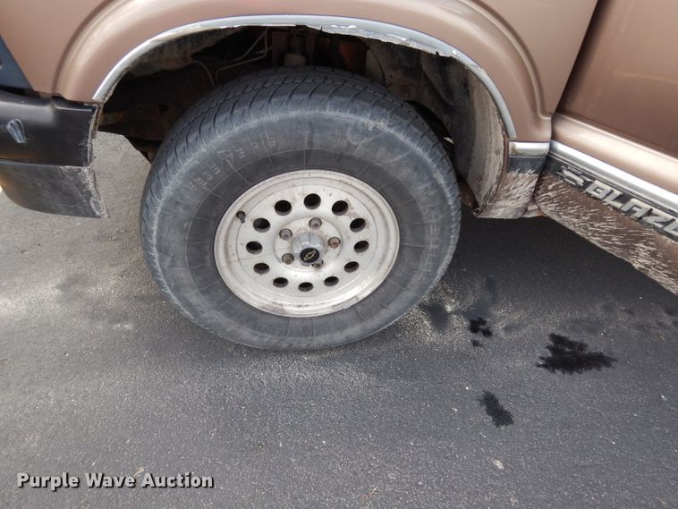 image for item DG6327 1996 Chevrolet Blazer LS  SUV