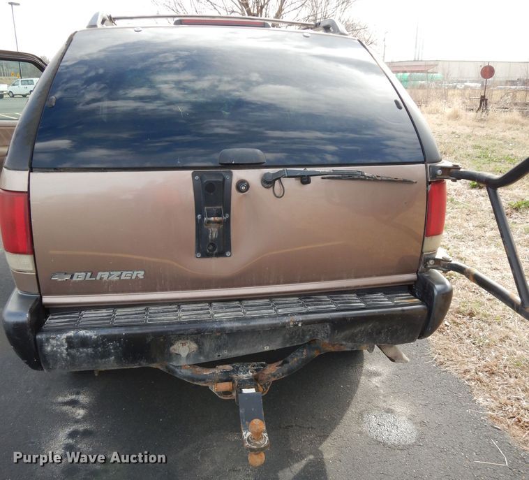 image for item DG6327 1996 Chevrolet Blazer LS  SUV