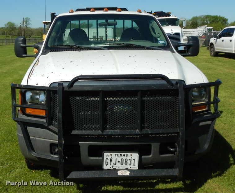 image for item DG6752 2006 Ford F350 Super Duty  SuperCab flatbed pickup truck