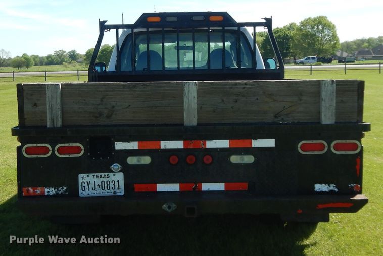 image for item DG6752 2006 Ford F350 Super Duty  SuperCab flatbed pickup truck