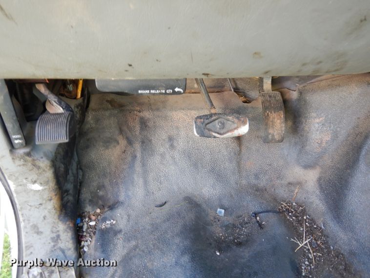 image for item DG6752 2006 Ford F350 Super Duty  SuperCab flatbed pickup truck