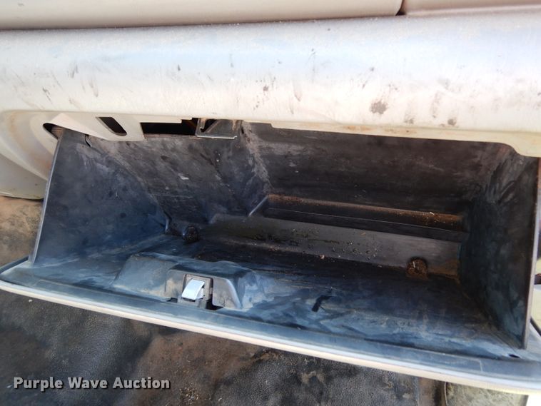 image for item DG6752 2006 Ford F350 Super Duty  SuperCab flatbed pickup truck