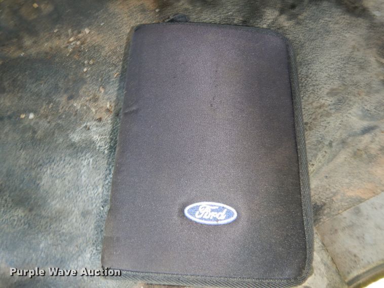 image for item DG6752 2006 Ford F350 Super Duty  SuperCab flatbed pickup truck