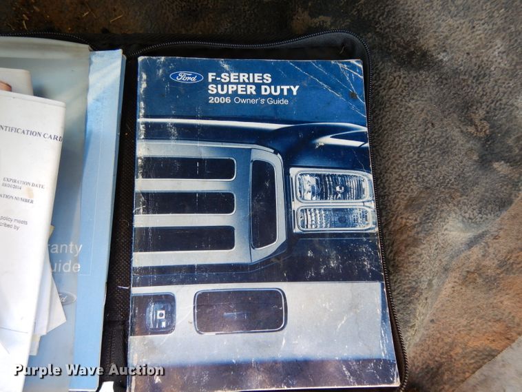 image for item DG6752 2006 Ford F350 Super Duty  SuperCab flatbed pickup truck