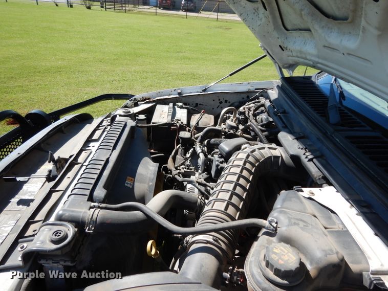 image for item DG6752 2006 Ford F350 Super Duty  SuperCab flatbed pickup truck