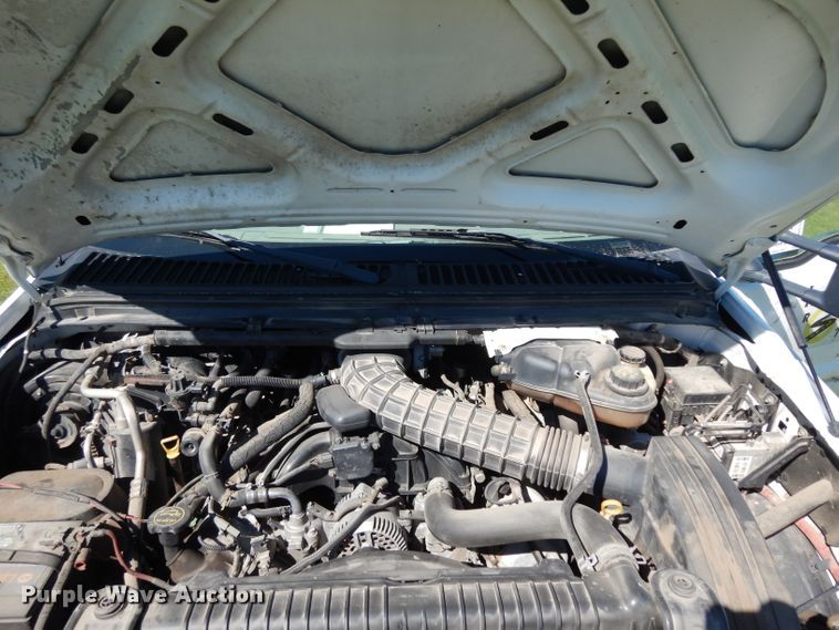 image for item DG6752 2006 Ford F350 Super Duty  SuperCab flatbed pickup truck