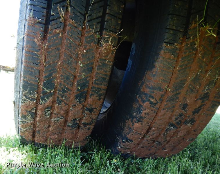 image for item DG6752 2006 Ford F350 Super Duty  SuperCab flatbed pickup truck