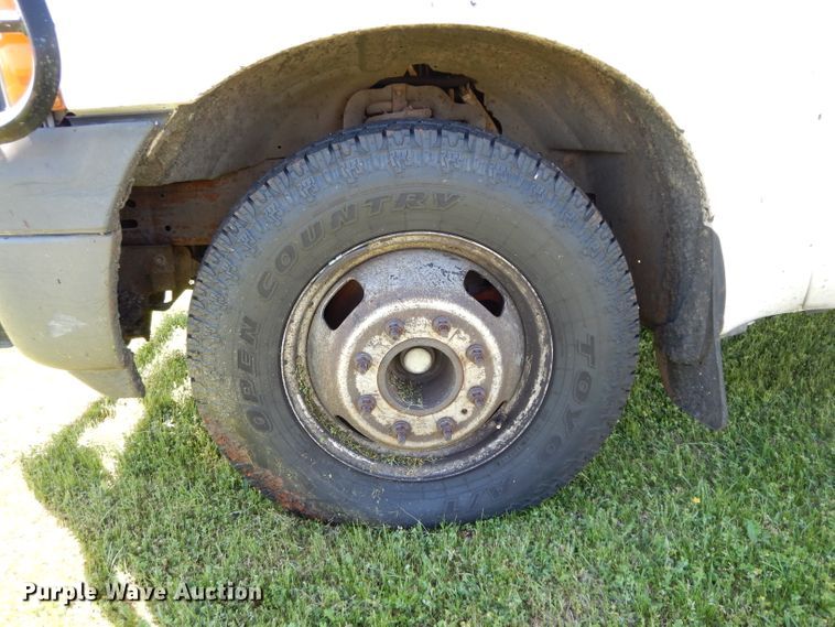 image for item DG6752 2006 Ford F350 Super Duty  SuperCab flatbed pickup truck