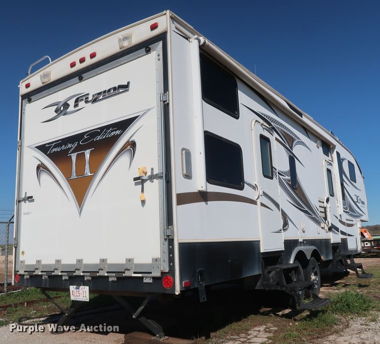 image for item DG7138 2010 Keystone FZ32210 Fuzion Touring Edition II camper