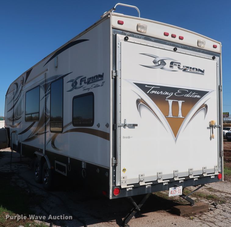 image for item DG7138 2010 Keystone FZ32210 Fuzion Touring Edition II camper