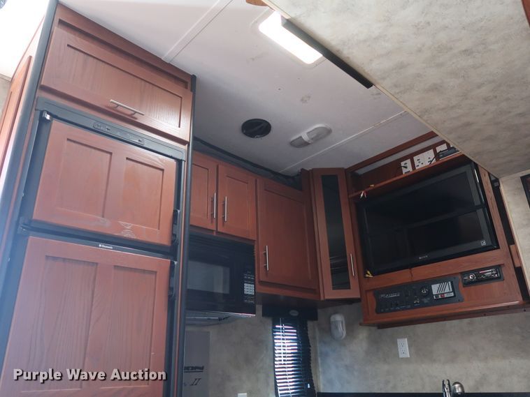 image for item DG7138 2010 Keystone FZ32210 Fuzion Touring Edition II camper