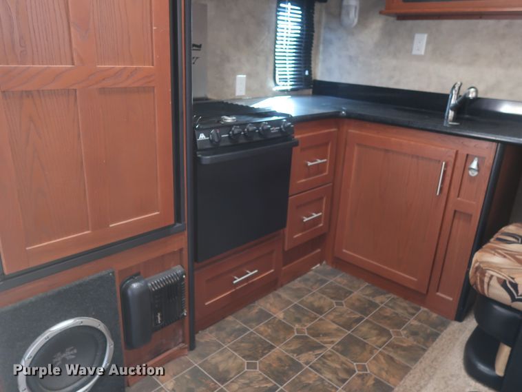 image for item DG7138 2010 Keystone FZ32210 Fuzion Touring Edition II camper