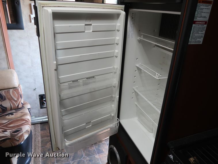 image for item DG7138 2010 Keystone FZ32210 Fuzion Touring Edition II camper