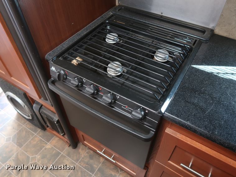 image for item DG7138 2010 Keystone FZ32210 Fuzion Touring Edition II camper