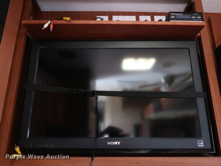 image for item DG7138 2010 Keystone FZ32210 Fuzion Touring Edition II camper