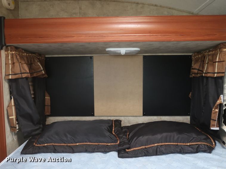 image for item DG7138 2010 Keystone FZ32210 Fuzion Touring Edition II camper