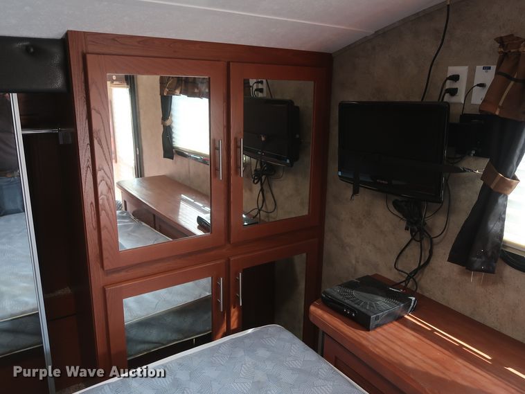 image for item DG7138 2010 Keystone FZ32210 Fuzion Touring Edition II camper