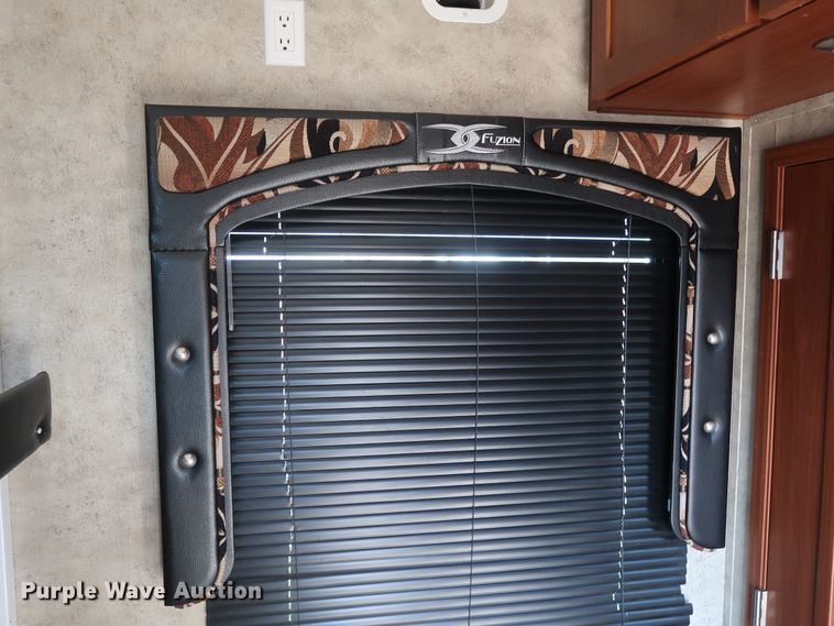 image for item DG7138 2010 Keystone FZ32210 Fuzion Touring Edition II camper