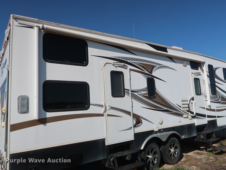 image for item DG7138 2010 Keystone FZ32210 Fuzion Touring Edition II camper