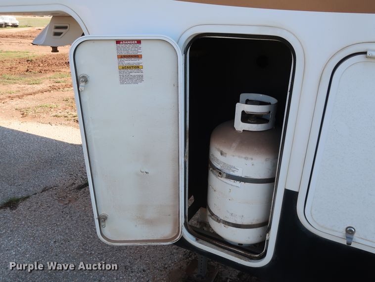 image for item DG7138 2010 Keystone FZ32210 Fuzion Touring Edition II camper