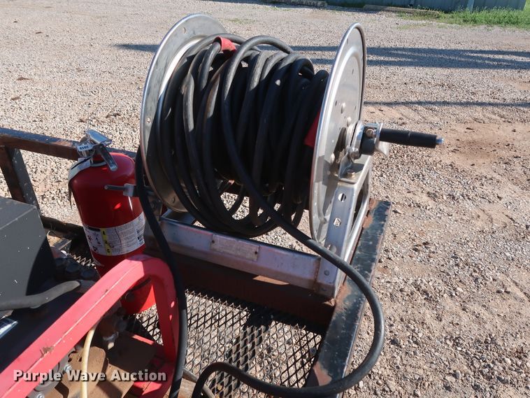 image for item DG7149 2010 Texas Bragg utility trailer with pressure washer