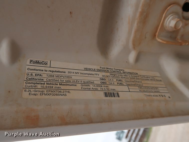 image for item DG7152 2014 Ford F350 Super Duty XLT  Crew Cab flatbed pickup truck