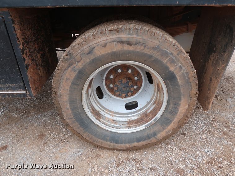 image for item DG7152 2014 Ford F350 Super Duty XLT  Crew Cab flatbed pickup truck