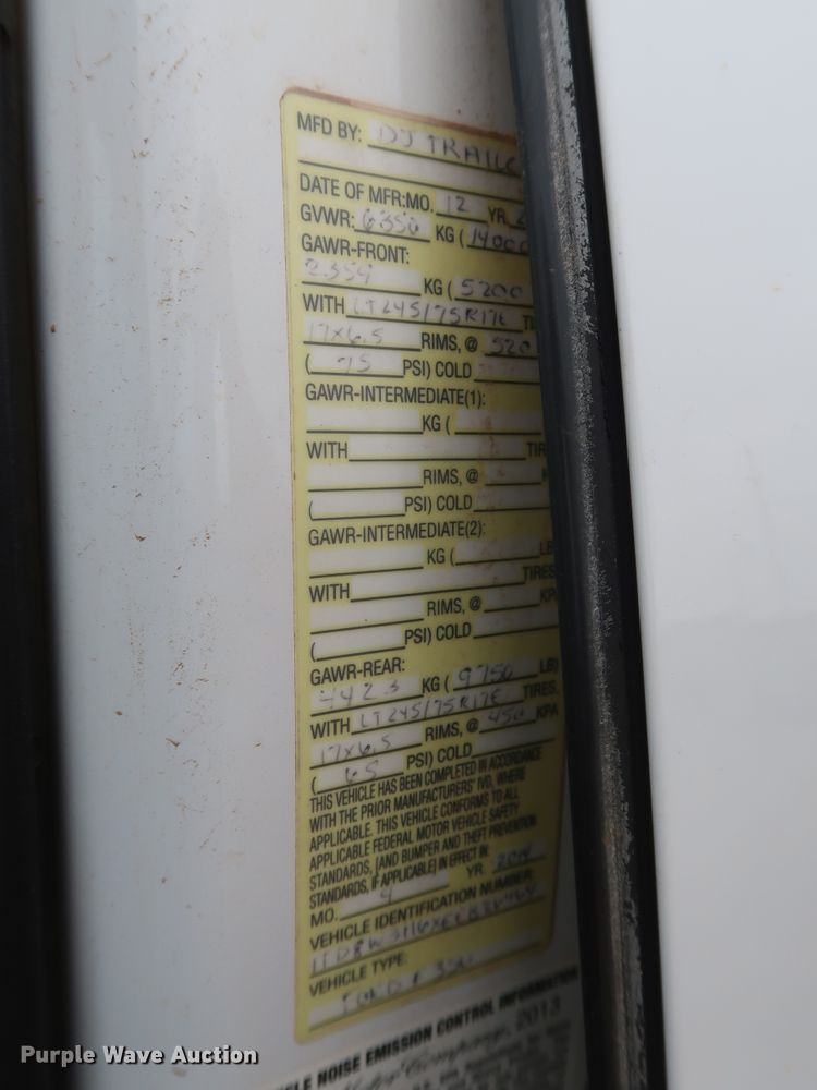 image for item DG7152 2014 Ford F350 Super Duty XLT  Crew Cab flatbed pickup truck