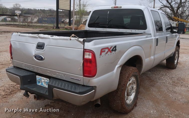 image for item DG7154 2015 Ford F250 Super Duty XLT  Crew Cab pickup truck