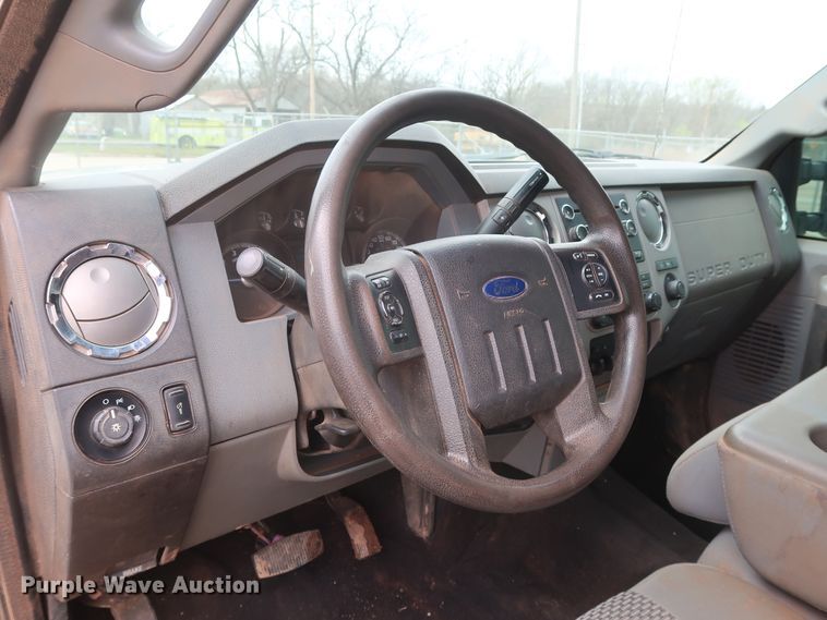 image for item DG7154 2015 Ford F250 Super Duty XLT  Crew Cab pickup truck